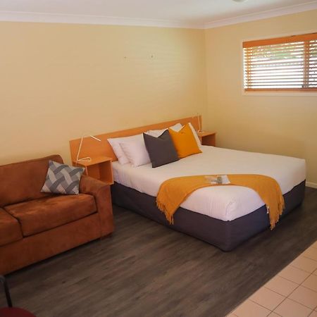 Country Roads Motor Inn Gayndah Экстерьер фото