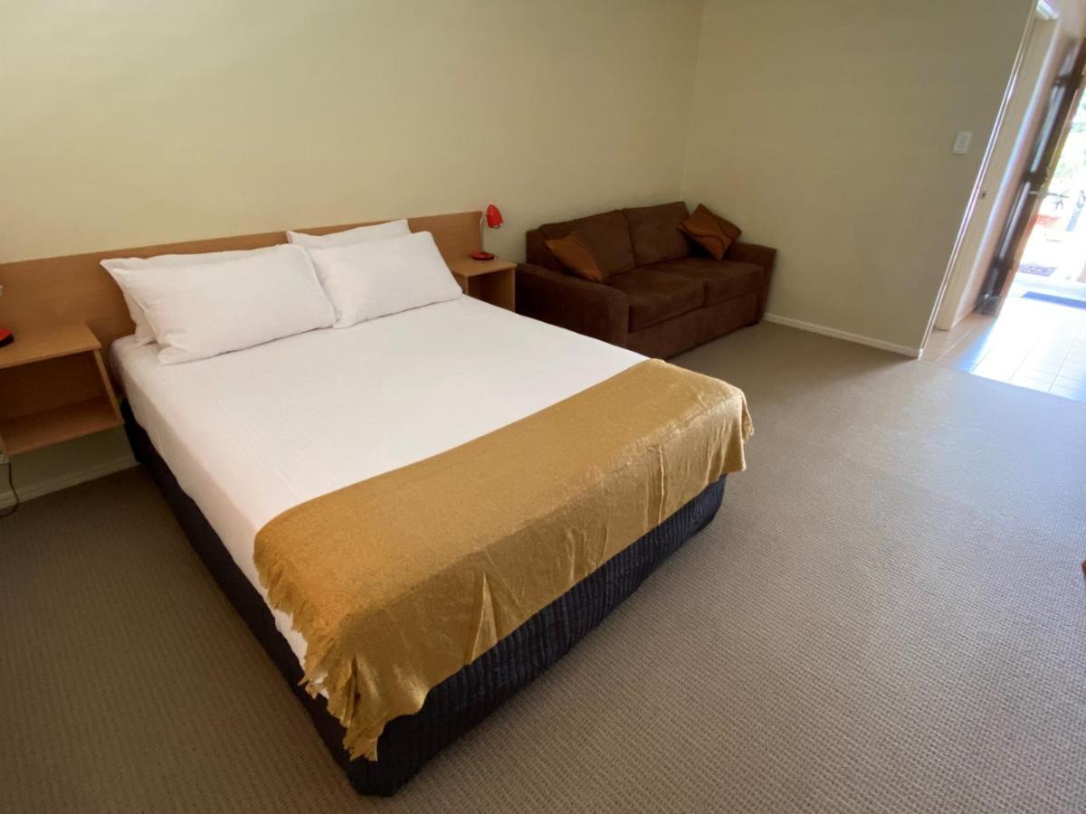 Country Roads Motor Inn Gayndah Экстерьер фото