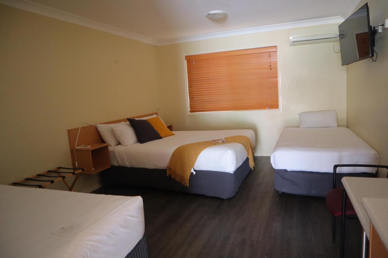 Country Roads Motor Inn Gayndah Экстерьер фото