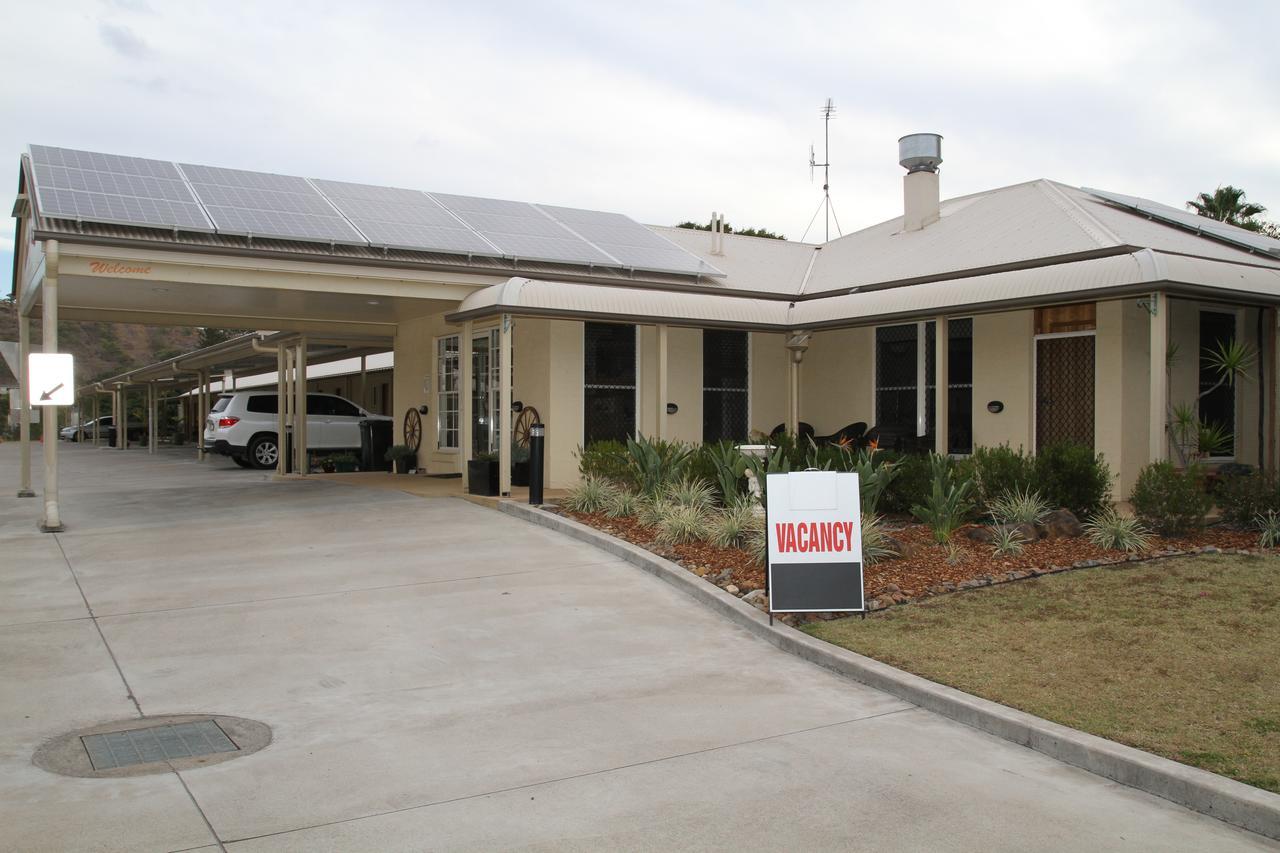 Country Roads Motor Inn Gayndah Экстерьер фото